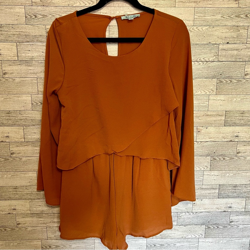 Boutique She + Sky Women’s Copper Color Romper New With Tags - Medium/1-piece